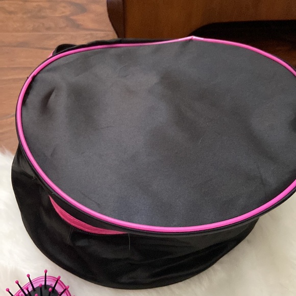 NWOT Revlon styling tools with travel pouch - Picture 3 of 6